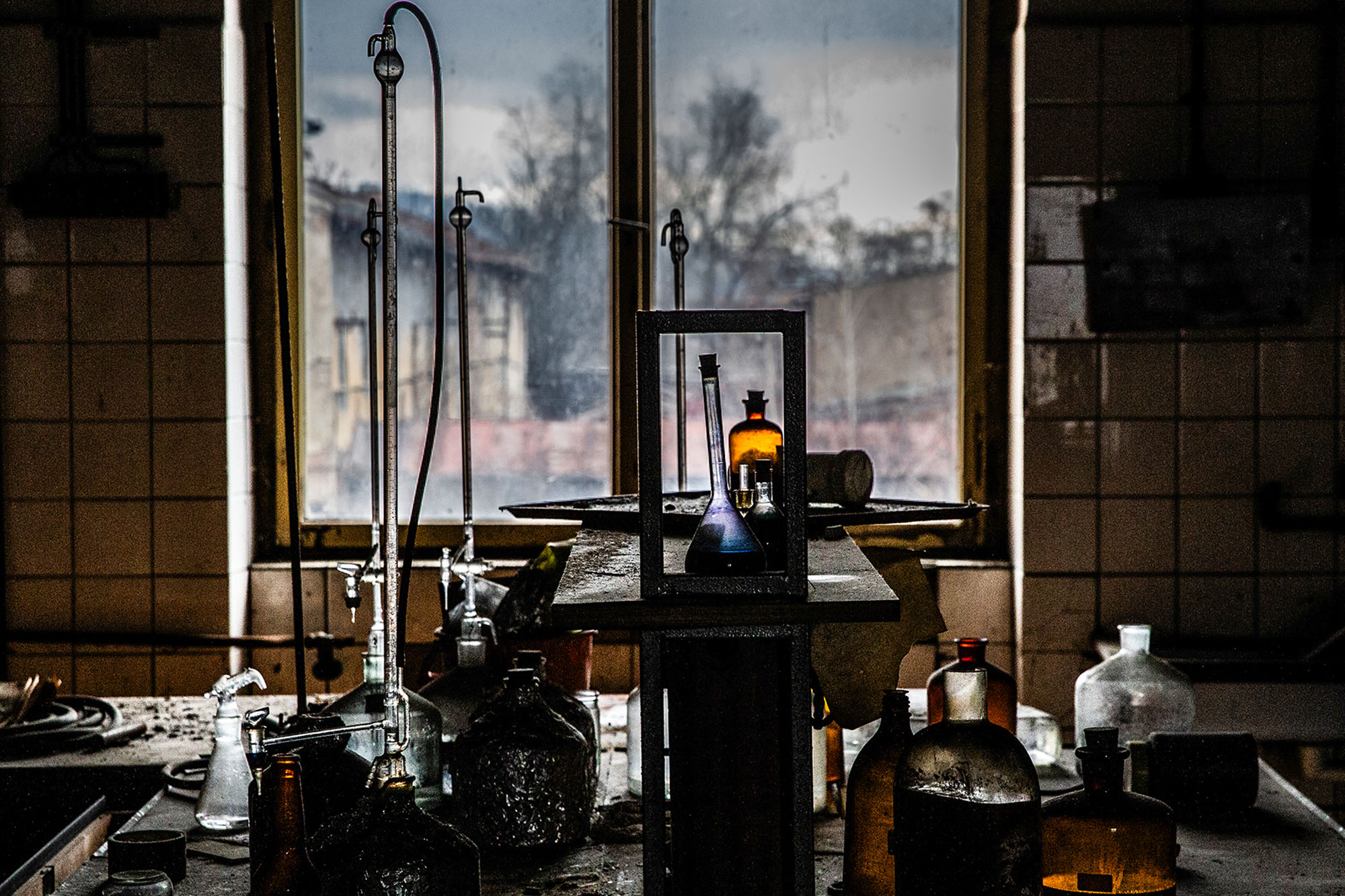 lihovar-history-laboratory-industrial-interior