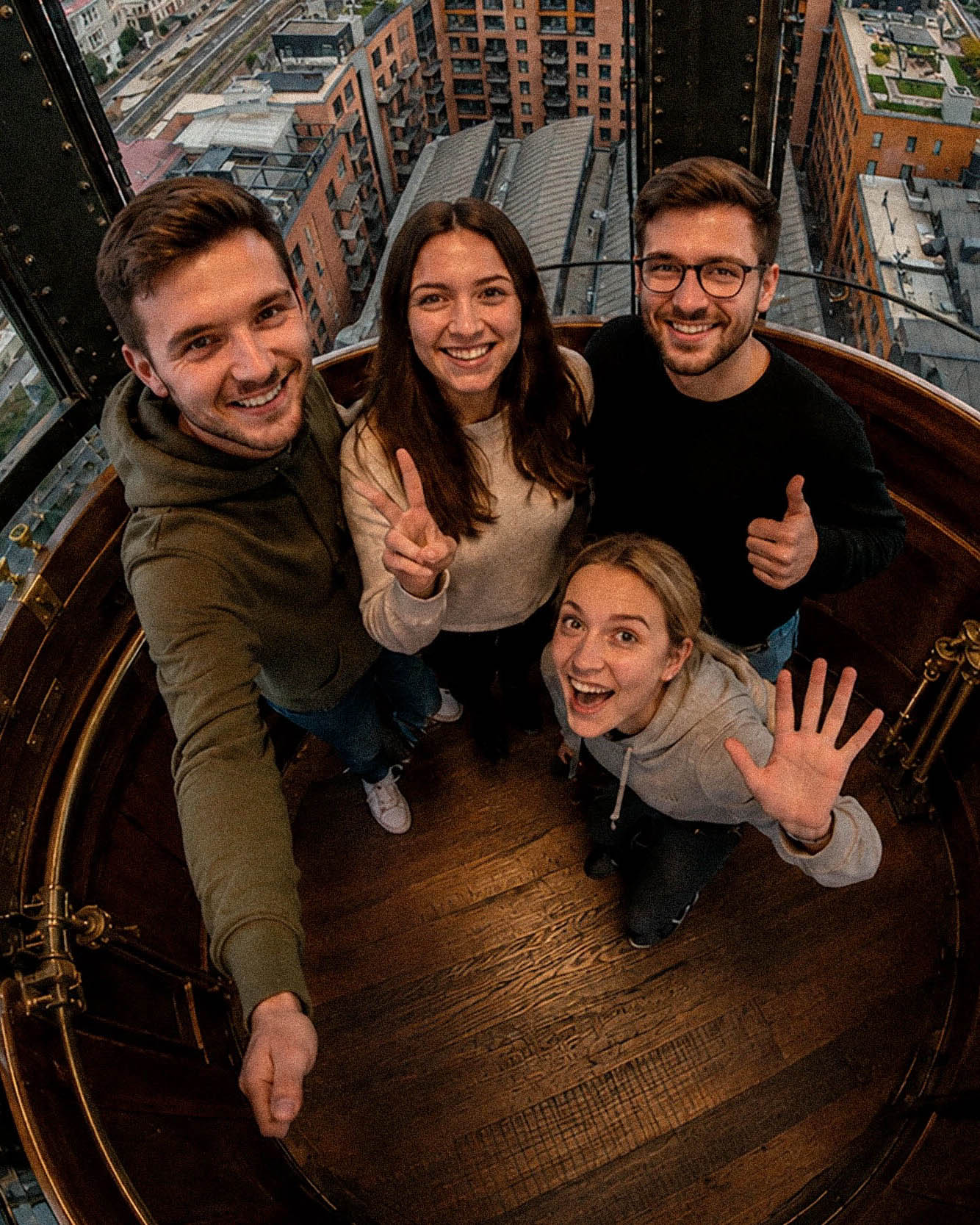 lihovar-lift-friends-overhead-view